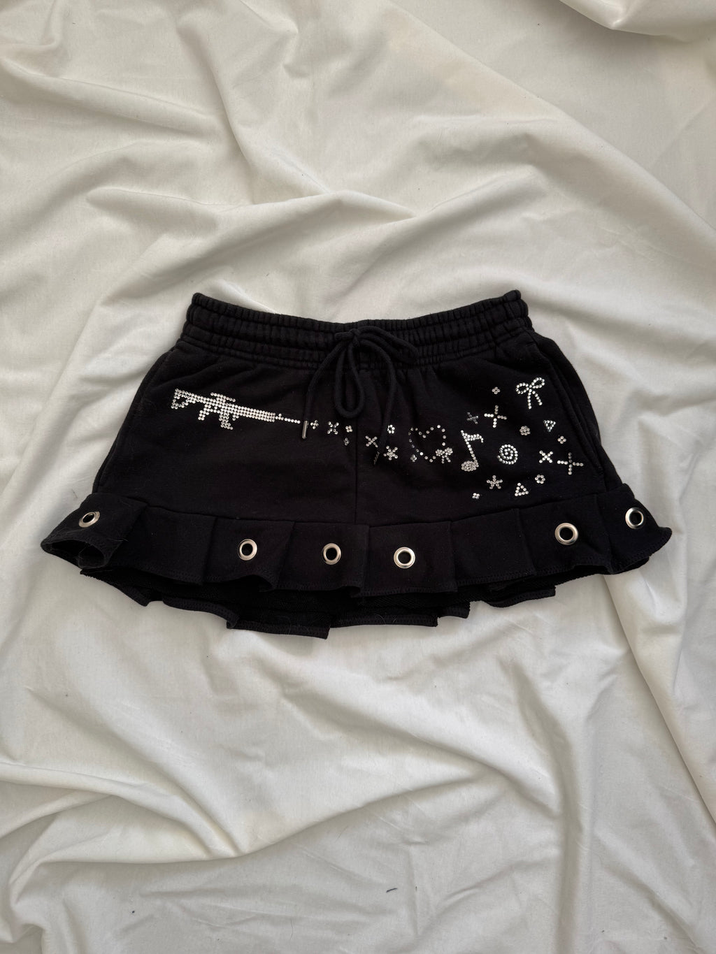kaomoji rhinestone black pleated mini skirt