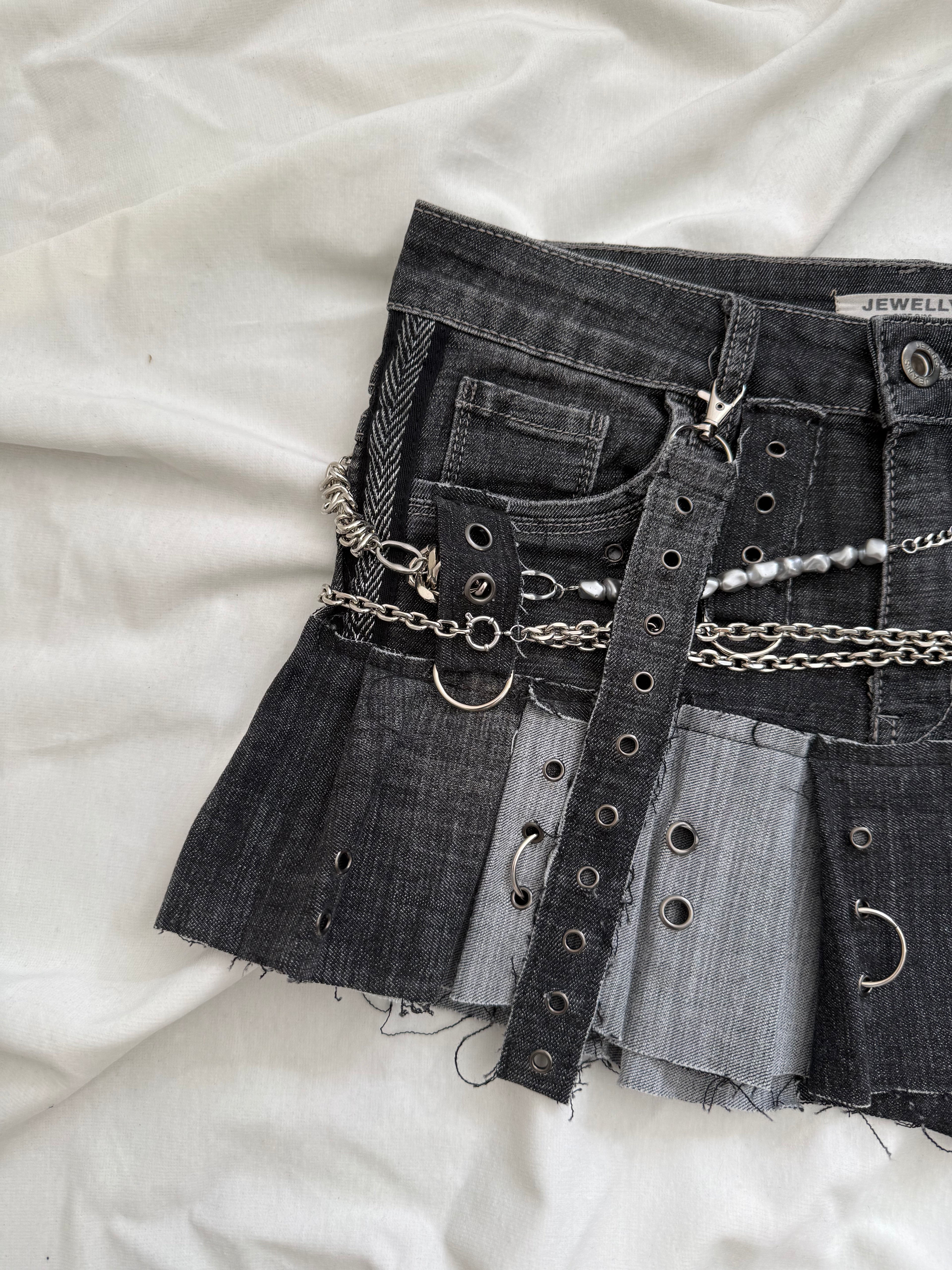 irregular pleated dark wash denim mini skirt