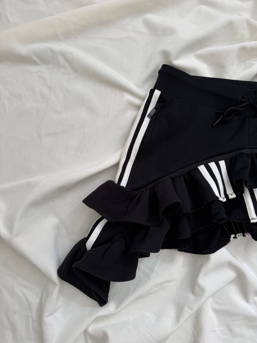 asymmetrical layered gathered black and white mini skirt&nbsp;