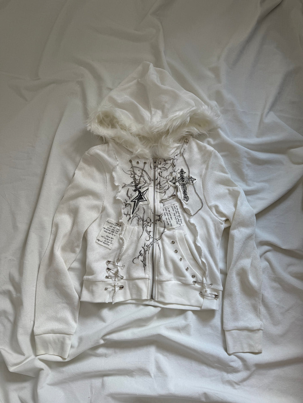 black and white graphic long sleeves knit zip up hoodie