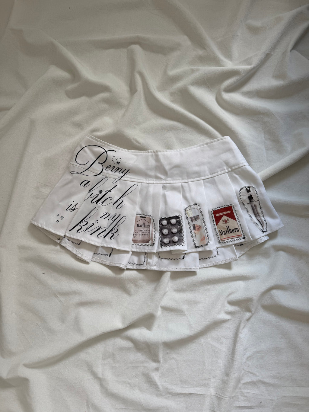 Graphic Patchwork pleated white mini micro skirt