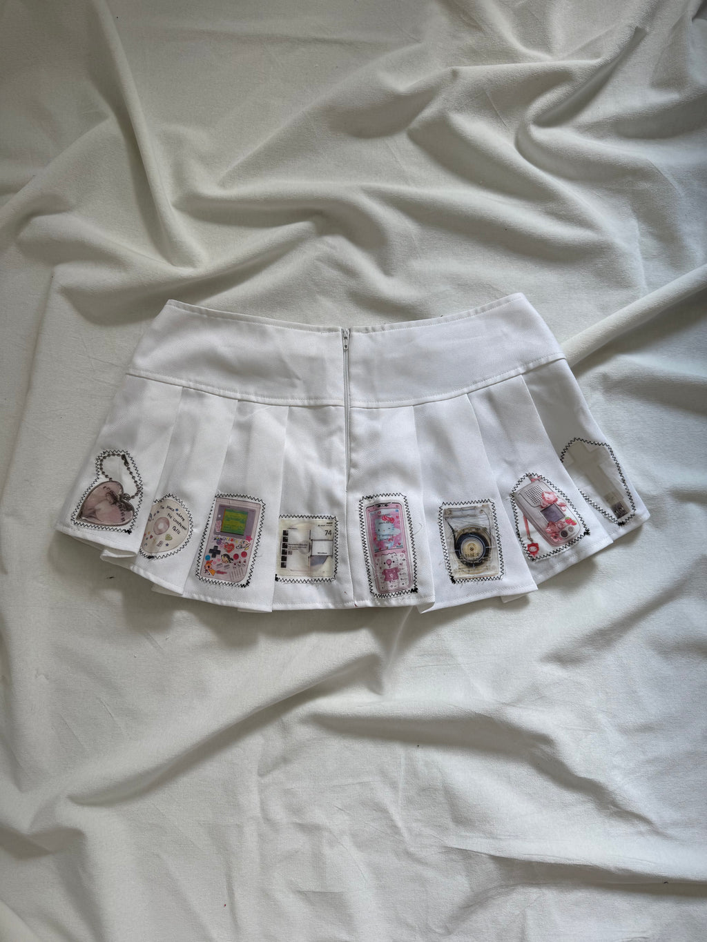Graphic Patchwork pleated white mini micro skirt