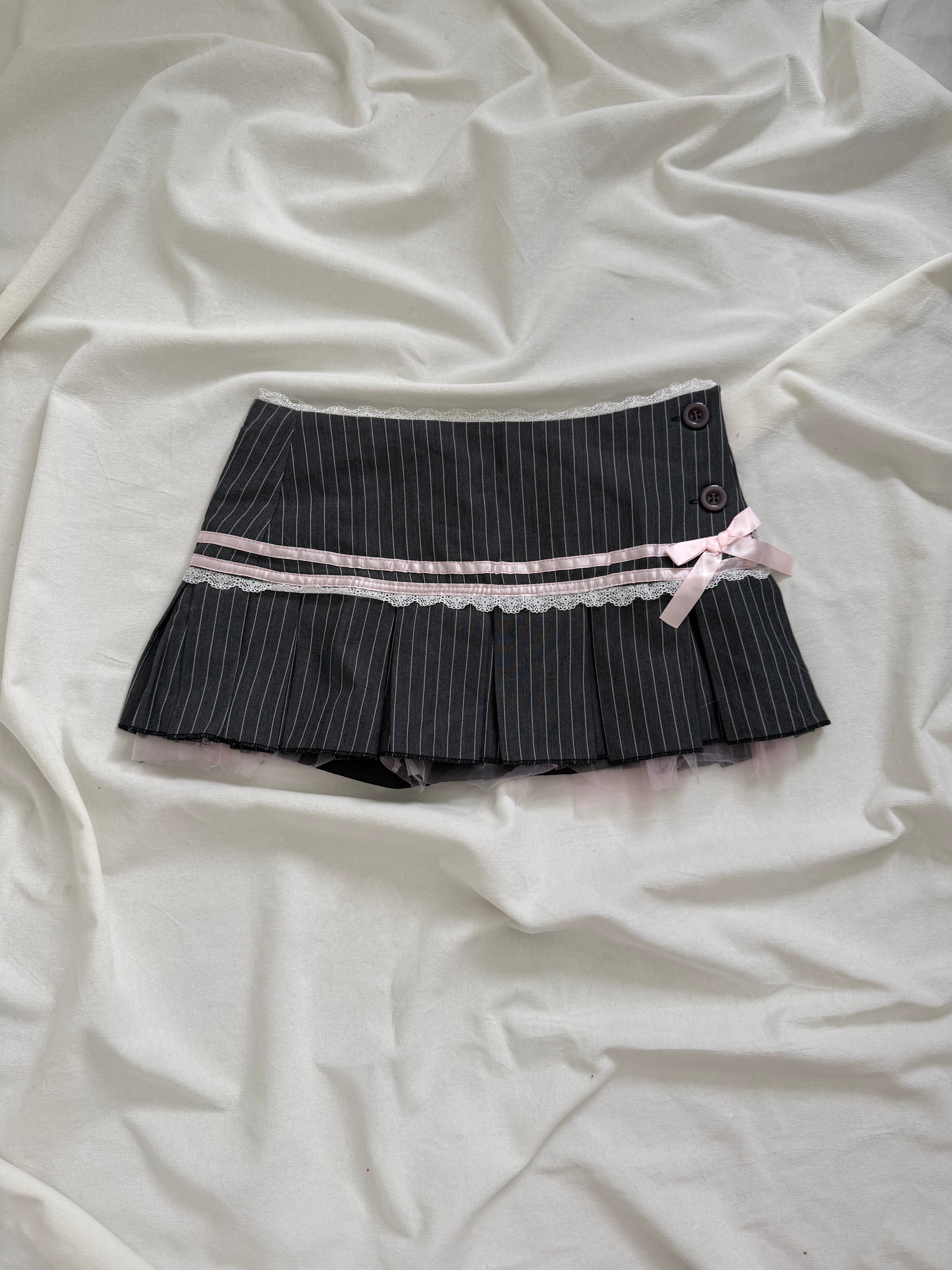 Pleated stripped pink bow lace grey mini skirt