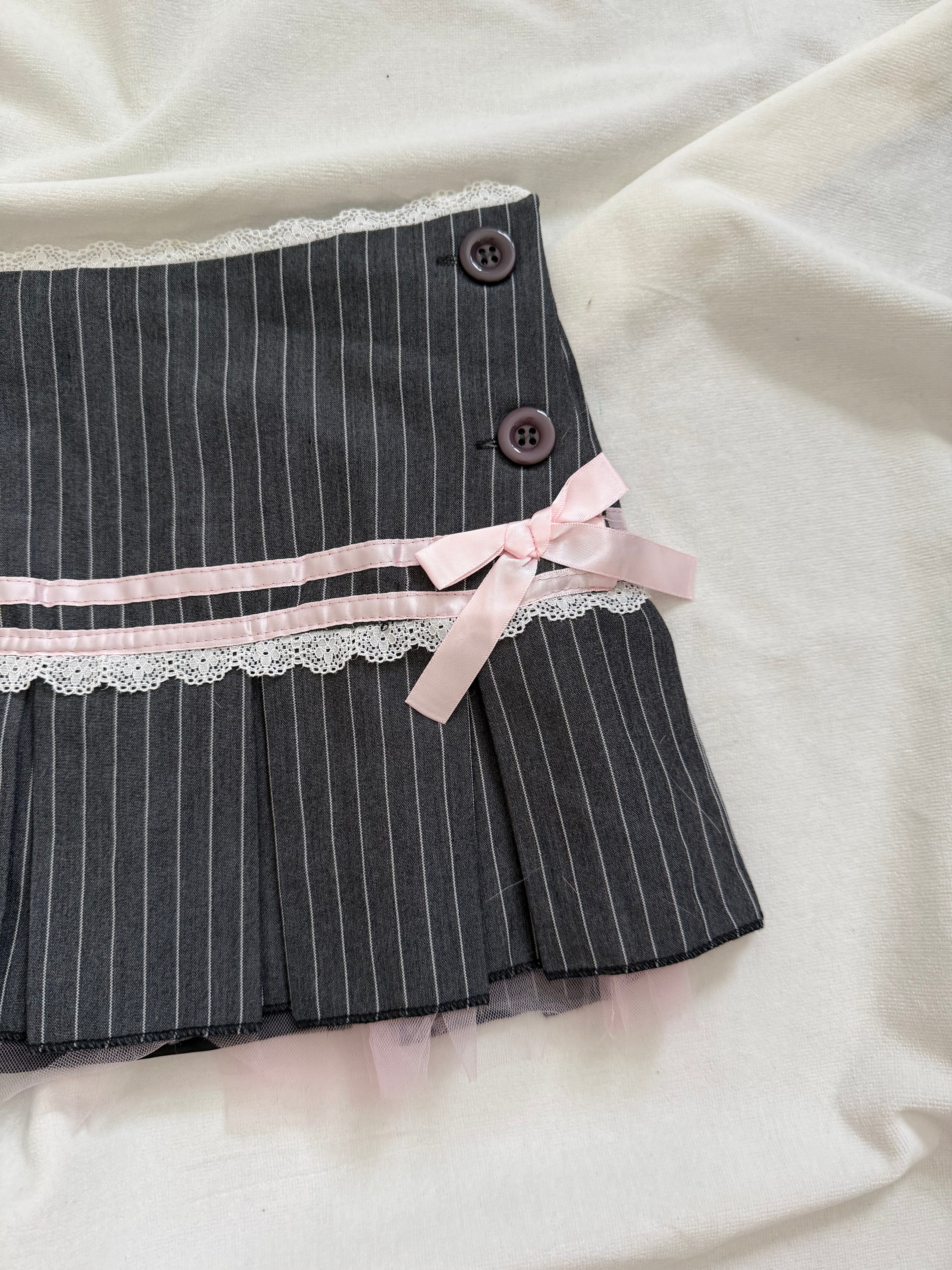 Pleated stripped pink bow lace grey mini skirt