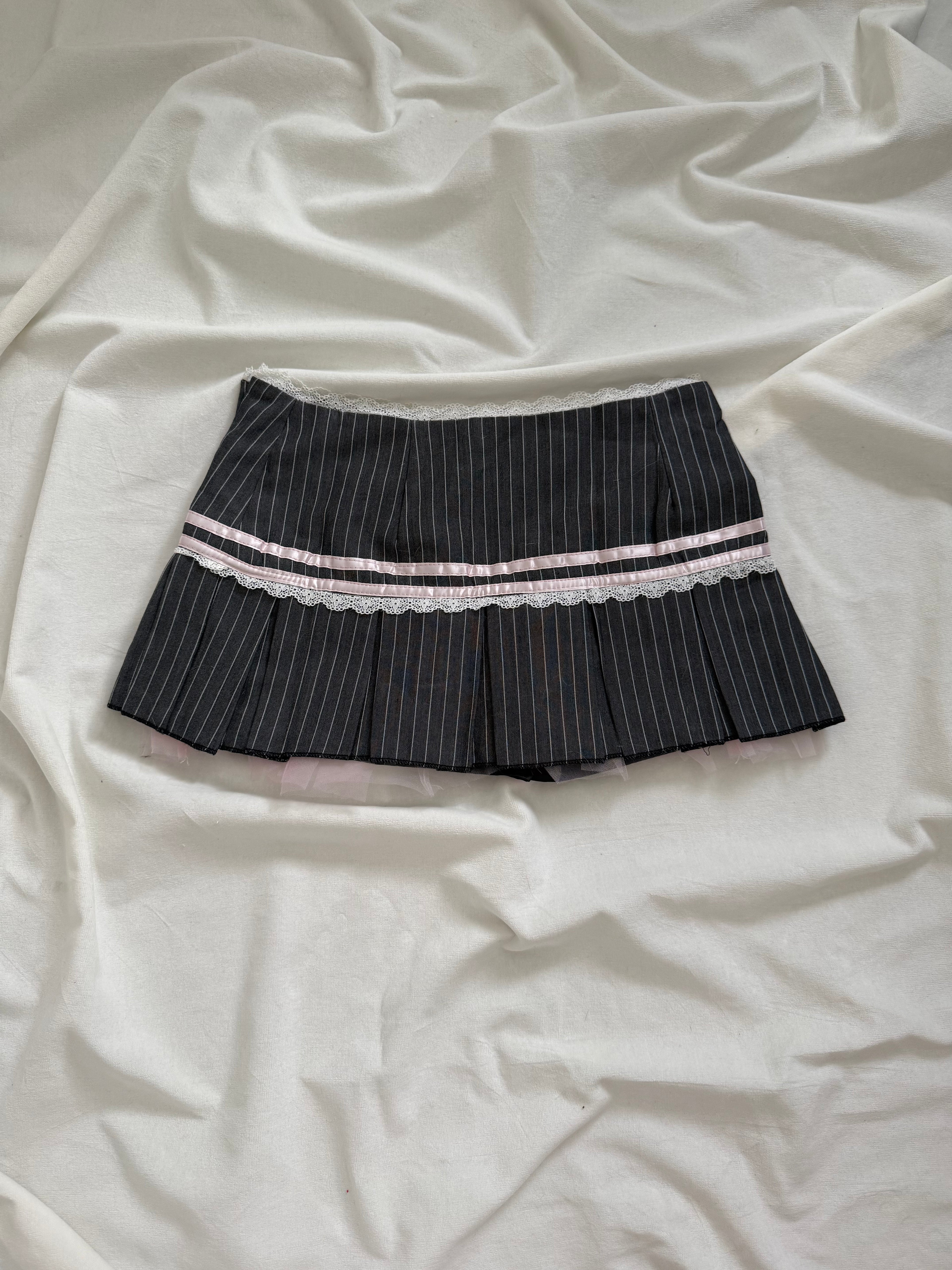 Pleated stripped pink bow lace grey mini skirt