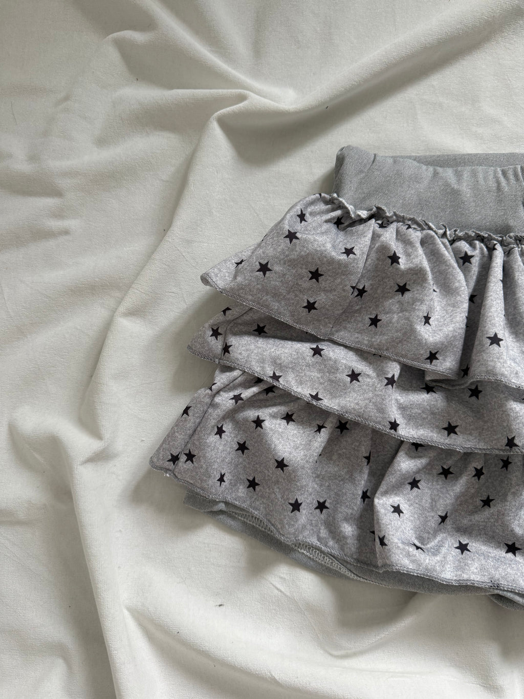 Layered ruffle stars grey mini skirt
